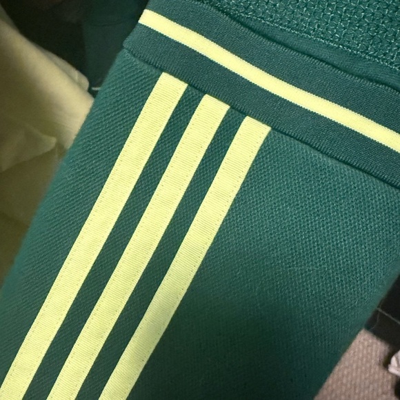 NWT Ivy Park x Adidas Small Gender Neutral Green Sweatshirt! - Picture 9 of 10